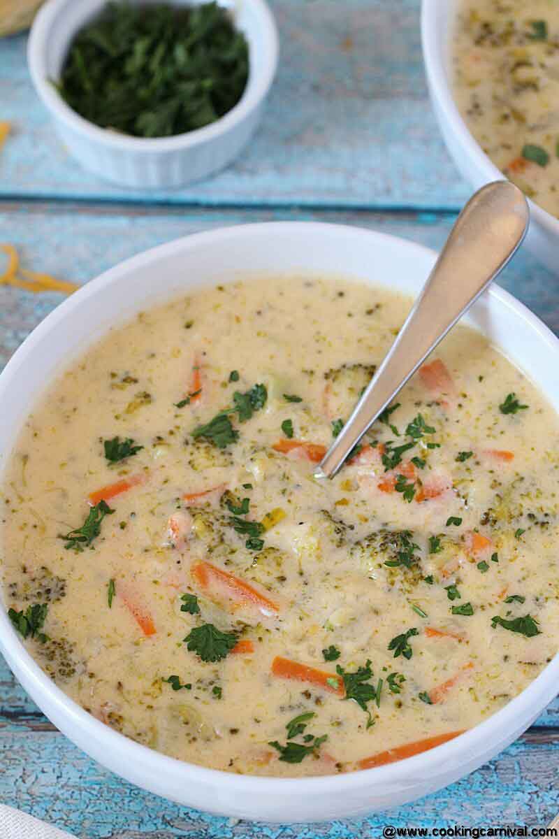 Instant pot Broccoli Cheddar soup